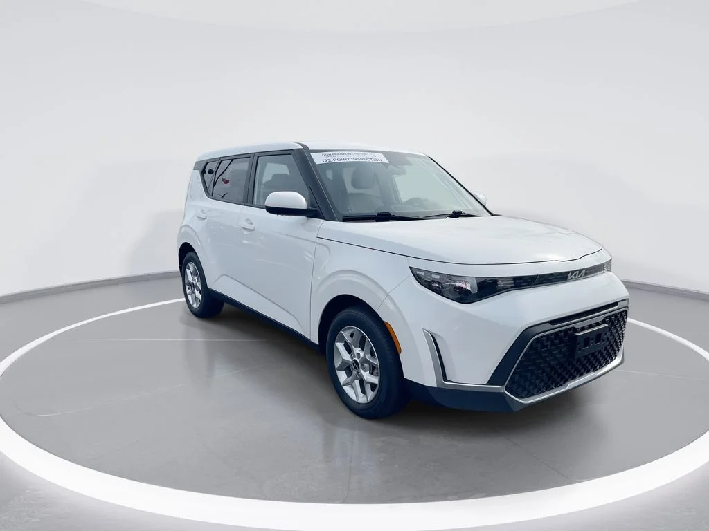 Used 2025 White Kia LX image 2