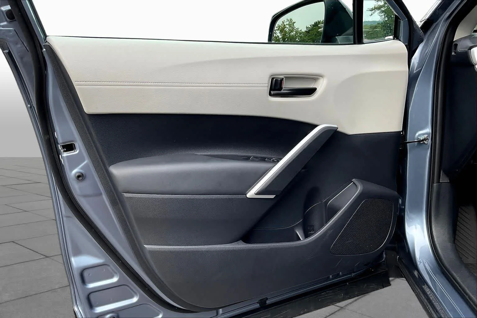 Used 2026 Celestite Toyota L image 21