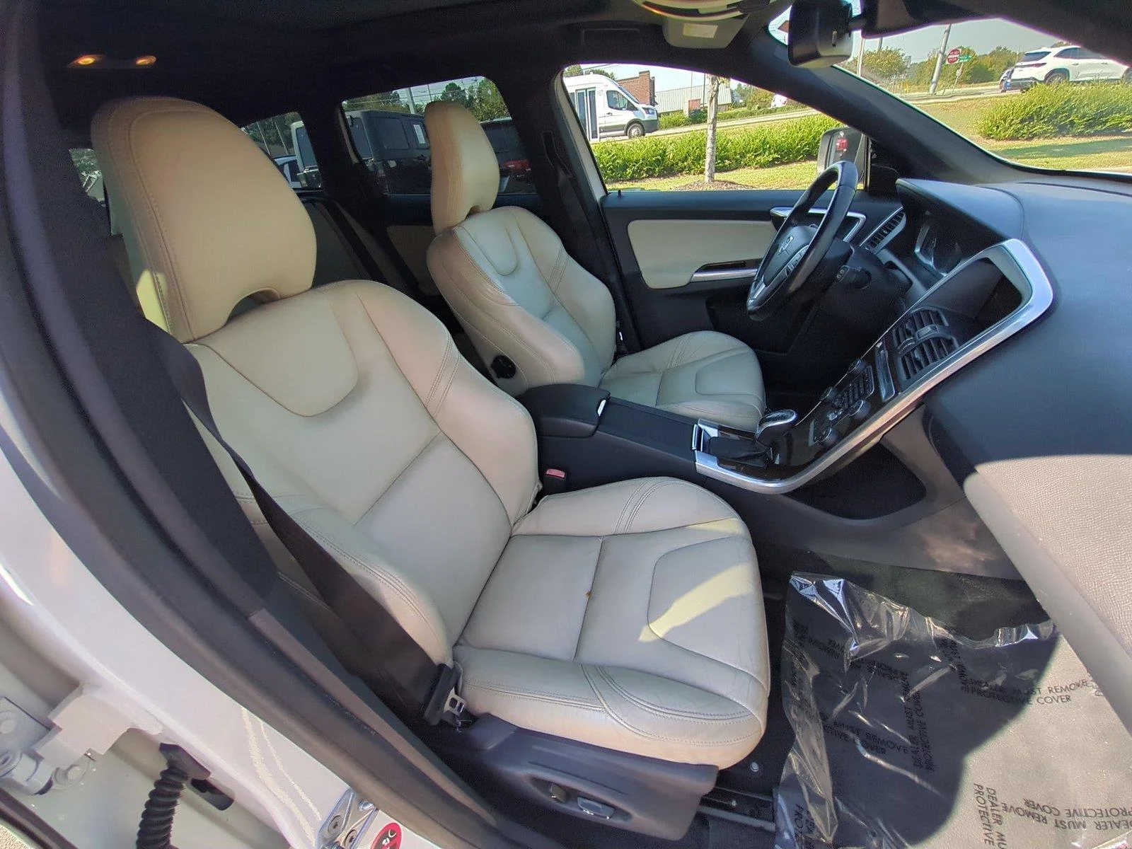 Used 2015 Ice White Volvo T5 Drive-E Premier image 35
