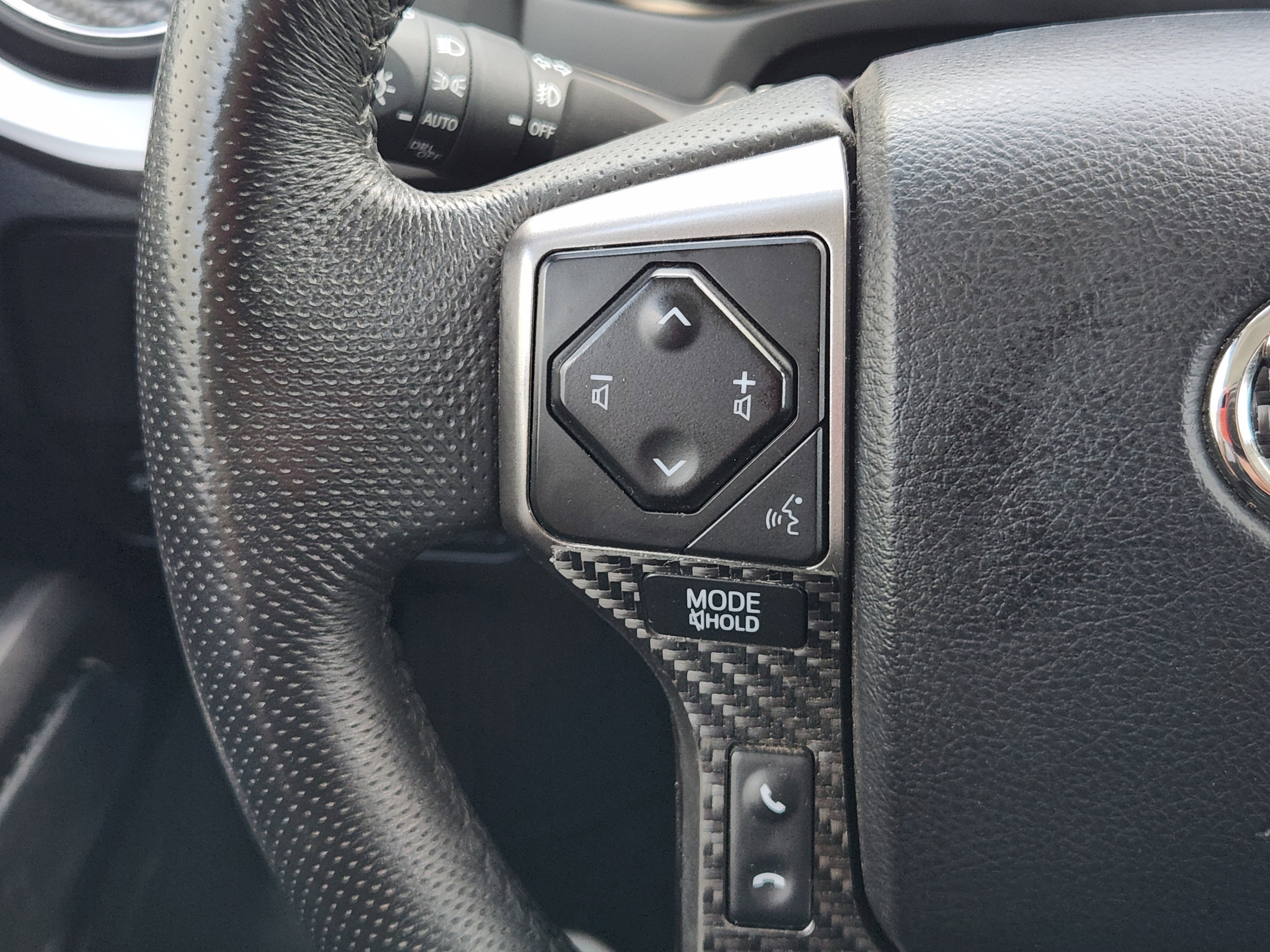 Used 2022 White Toyota SR5 image 30