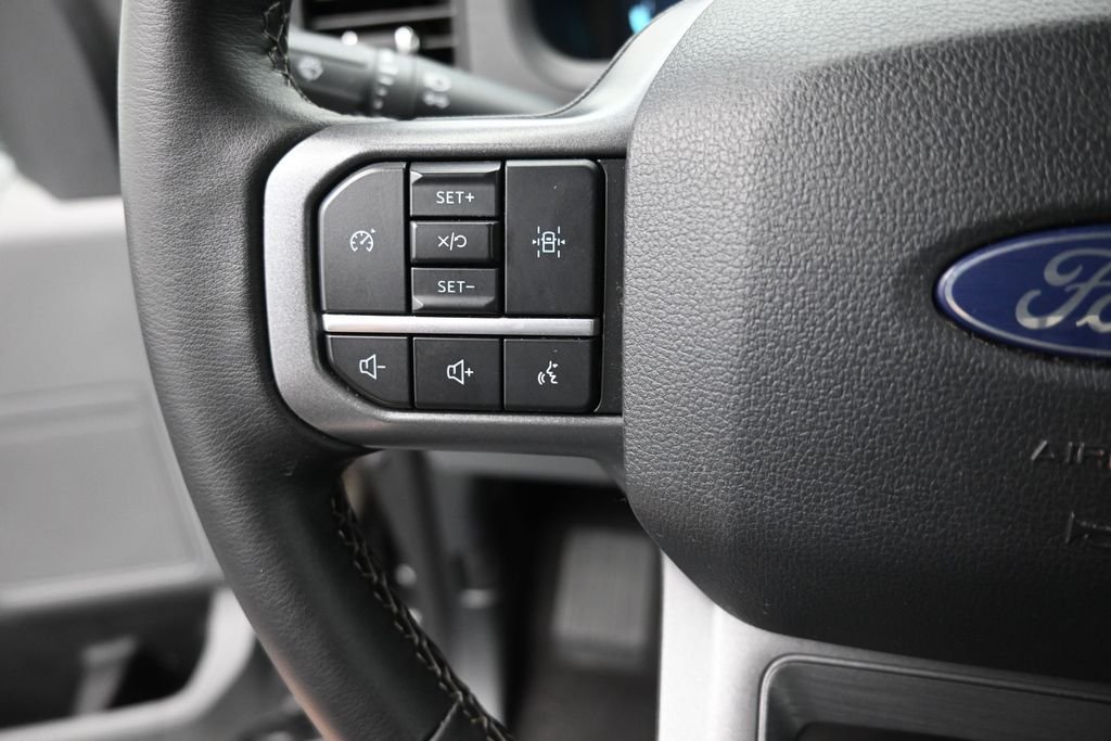 Used 2025 Gray Ford XLT image 3