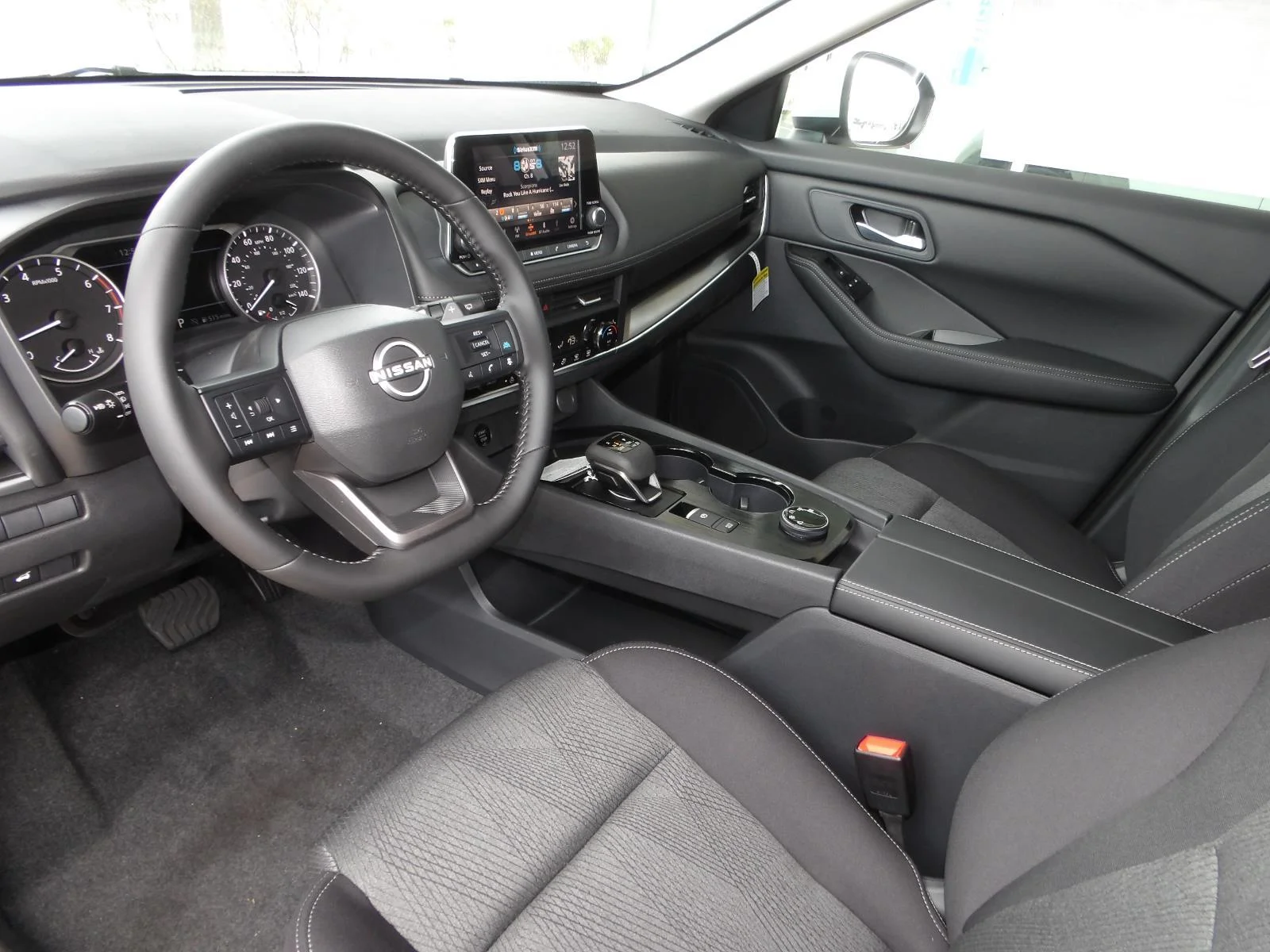 2026 Nissan Rogue SV - Photo 13