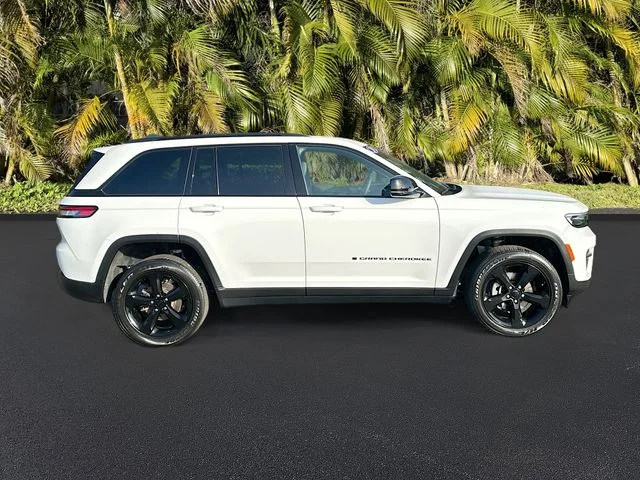 Certified Used 2024 White Jeep Altitude image 4