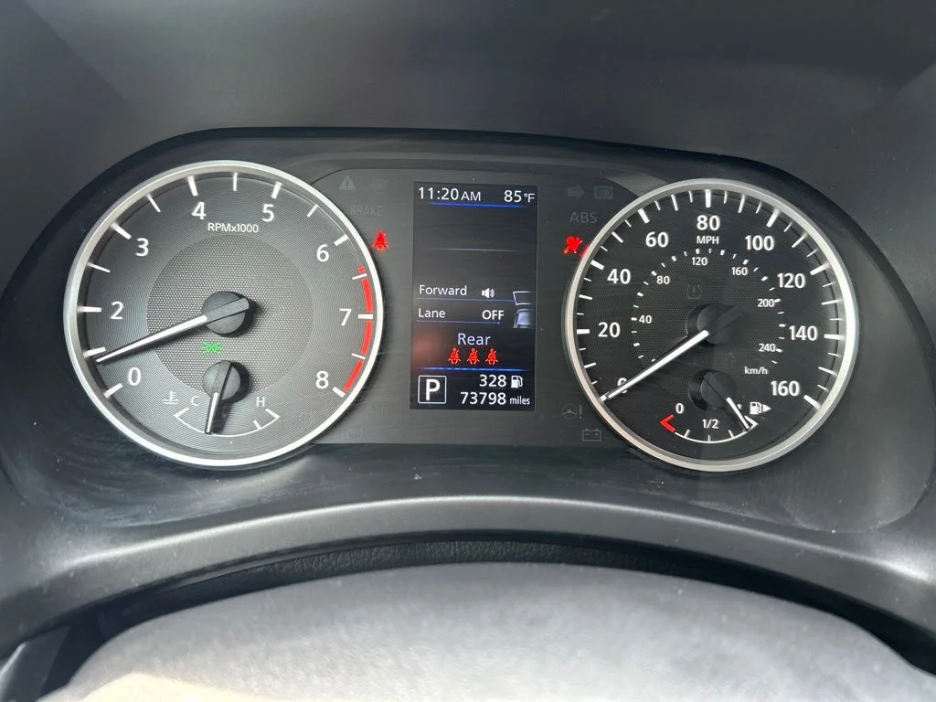 Used 2020 Silver Nissan S image 2