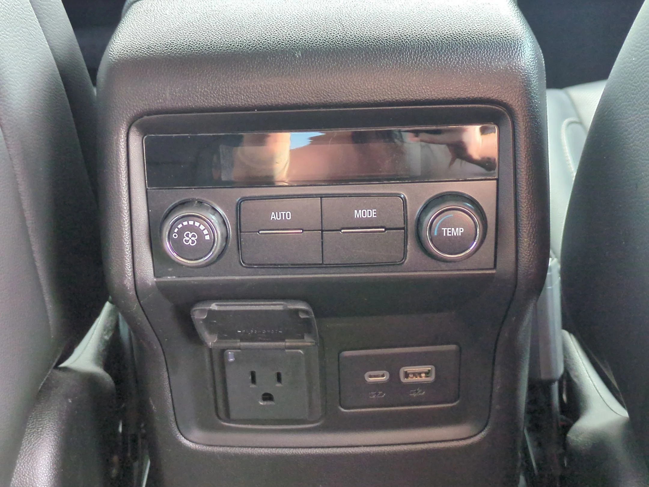 Used 2020 Carbon Black Metallic GMC SLT image 28