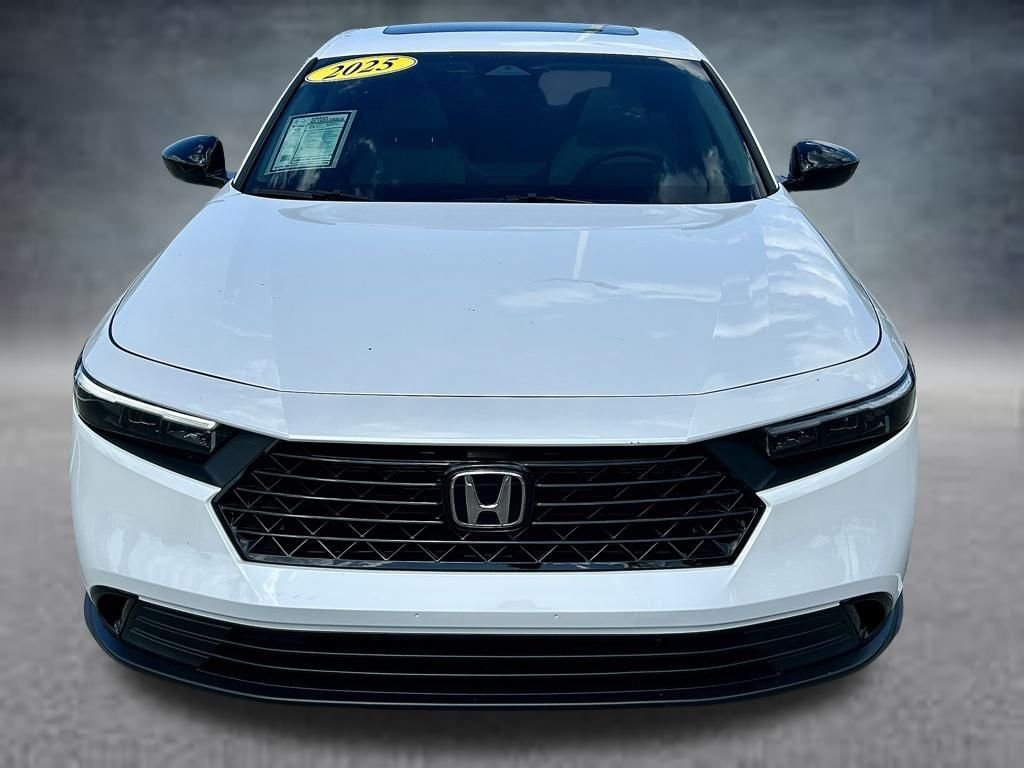 Used 2025  Honda SE image 2