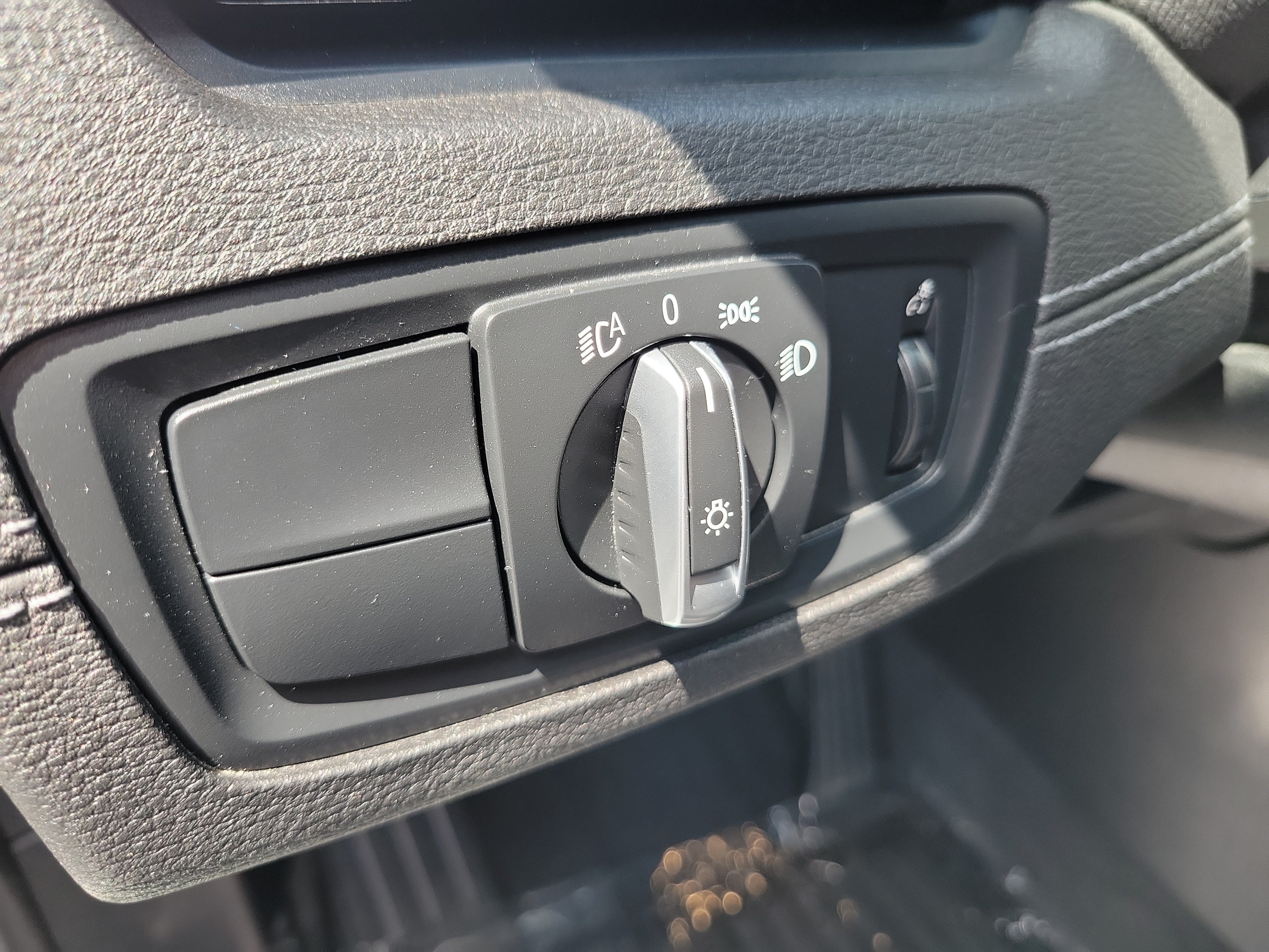 Used 2022 Cashmere Silver Metallic BMW sDrive28i image 23