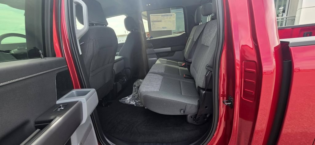 New 2026 Ruby Red Metallic Tinted Clearcoat Ford F-250® XLT image 28