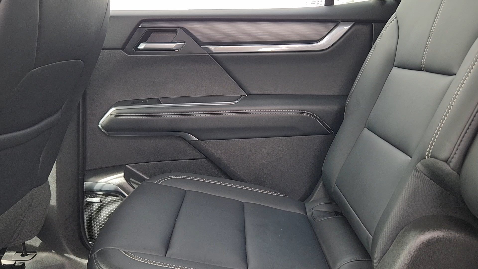 Used 2026 Summit White GMC AWD Elevation image 16