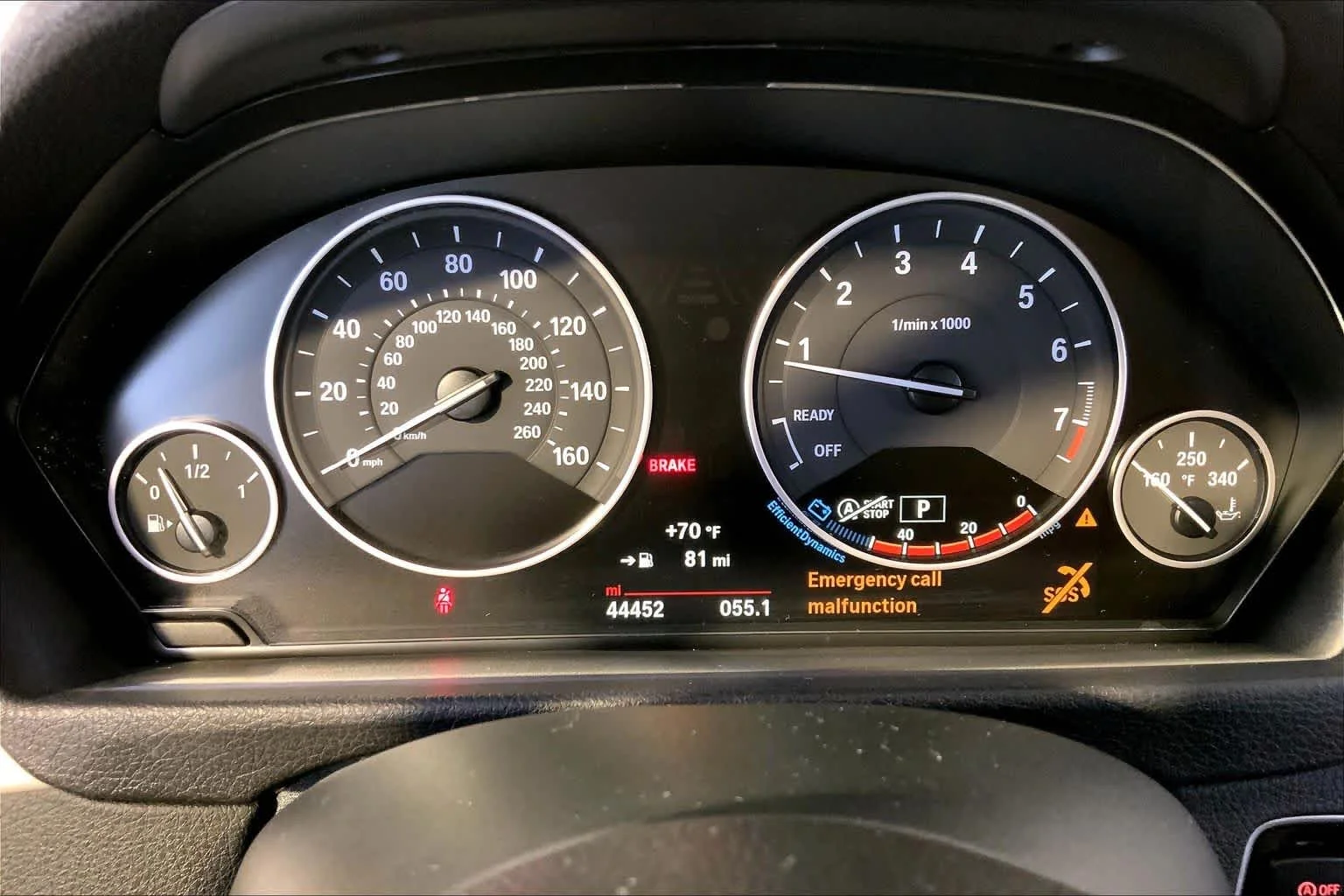 Used 2018 Alpine White BMW 320i xDrive image 26