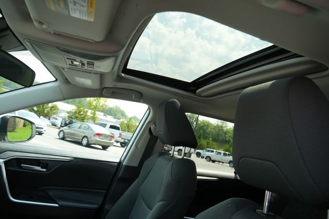 Used 2024 White Toyota XLE image 23