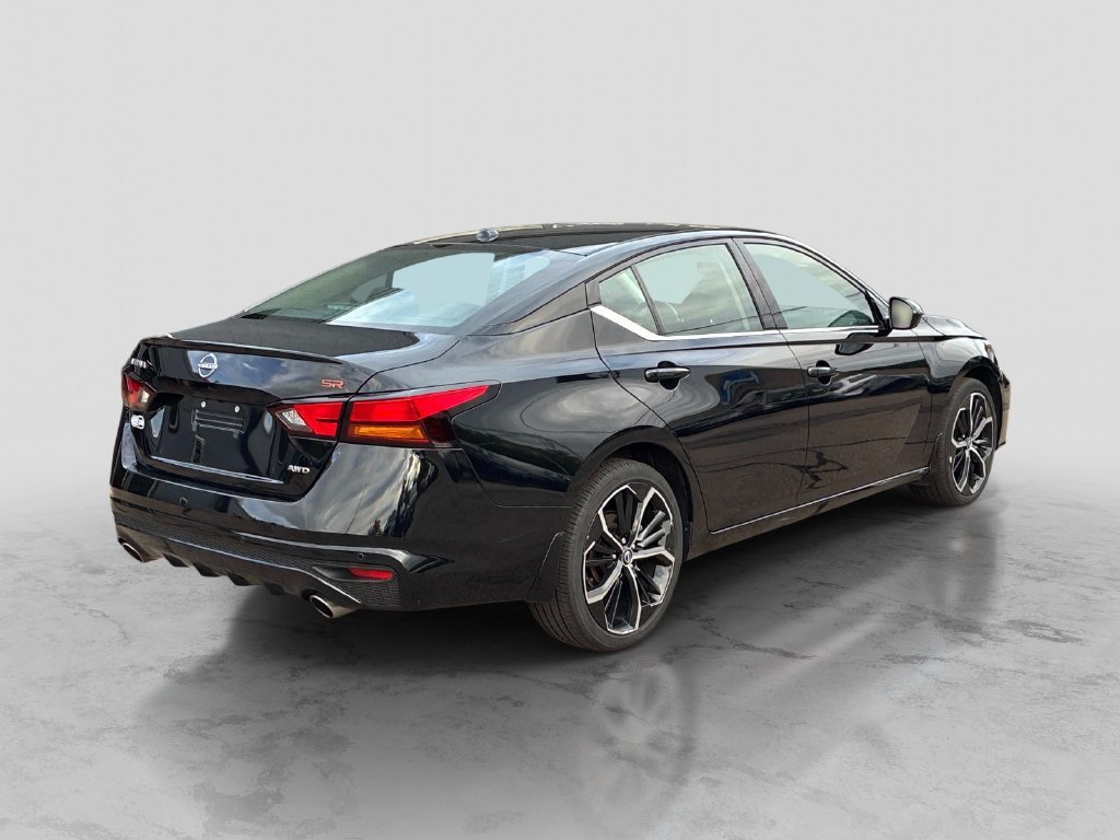 Used 2024 Black Nissan 2.5 SR image 7