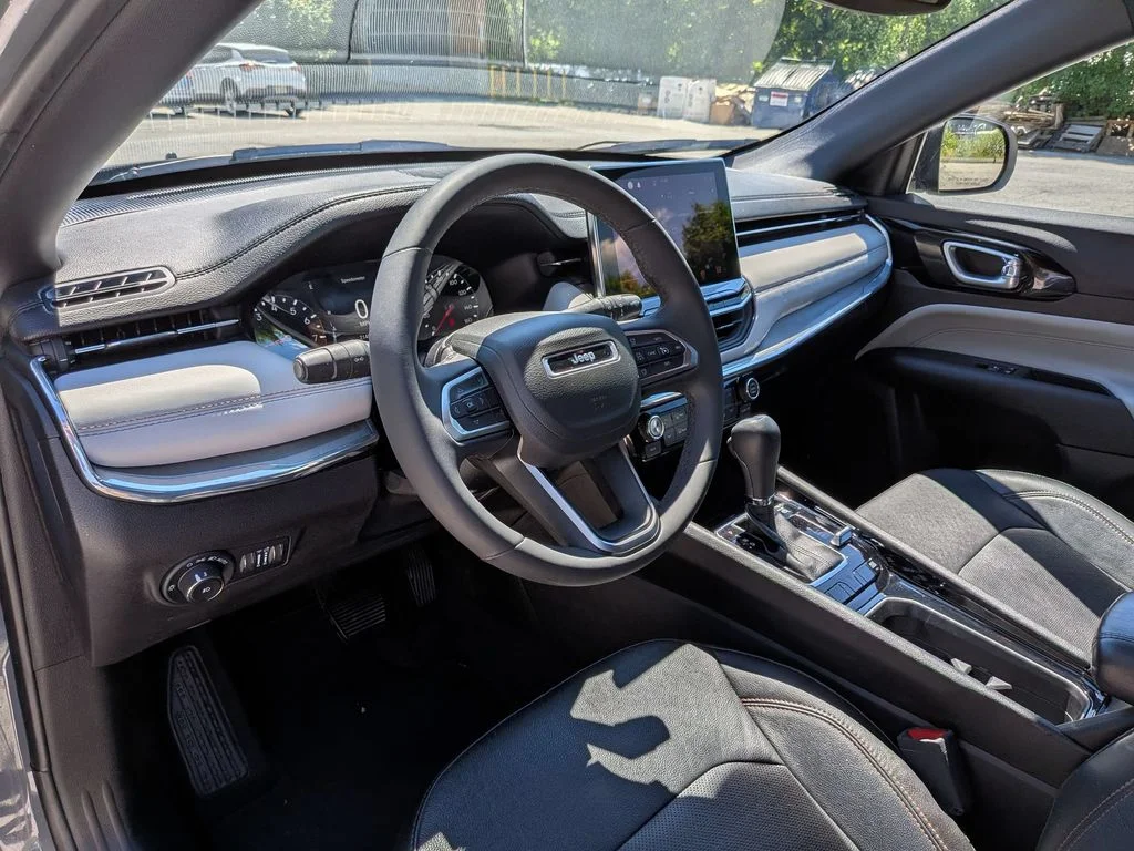 Used 2023 Gray Jeep Limited image 12