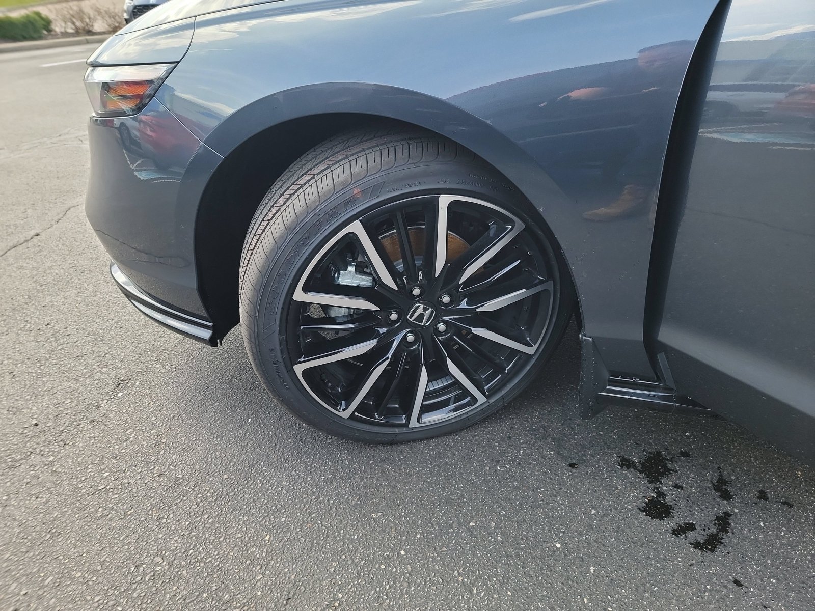 New 2026 Meteorite Gray Metallic Honda Touring image 31