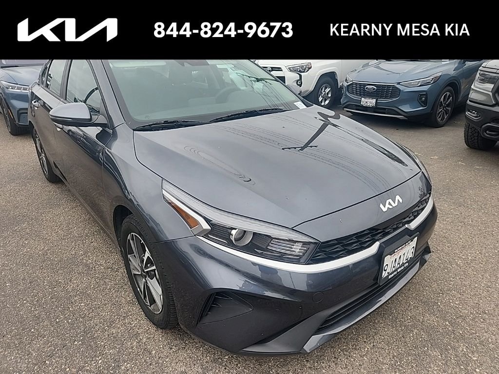 2023 Kia Forte LXS AT's photo