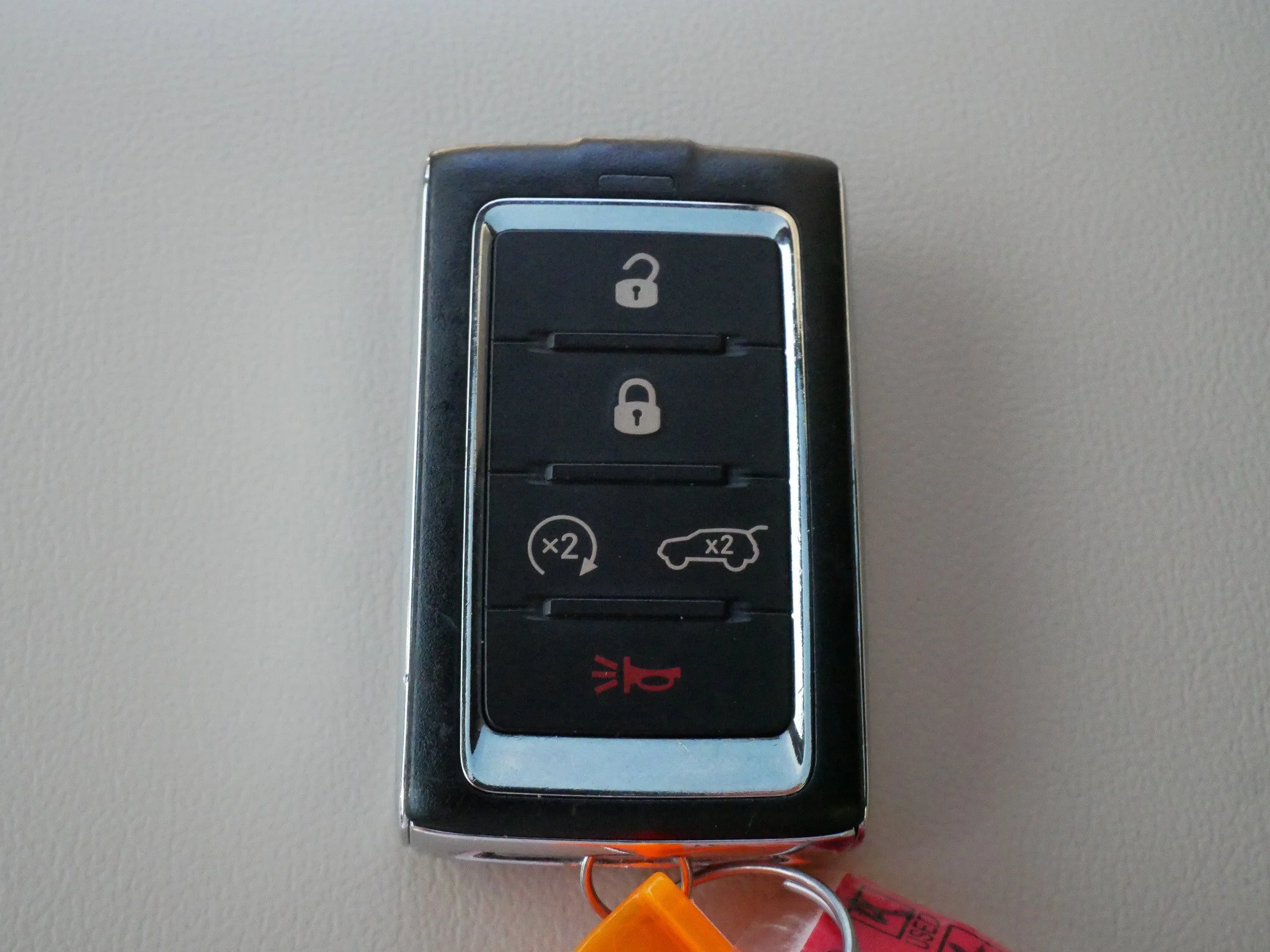 Used 2022 Velvet Red Pearlcoat Jeep  image 32