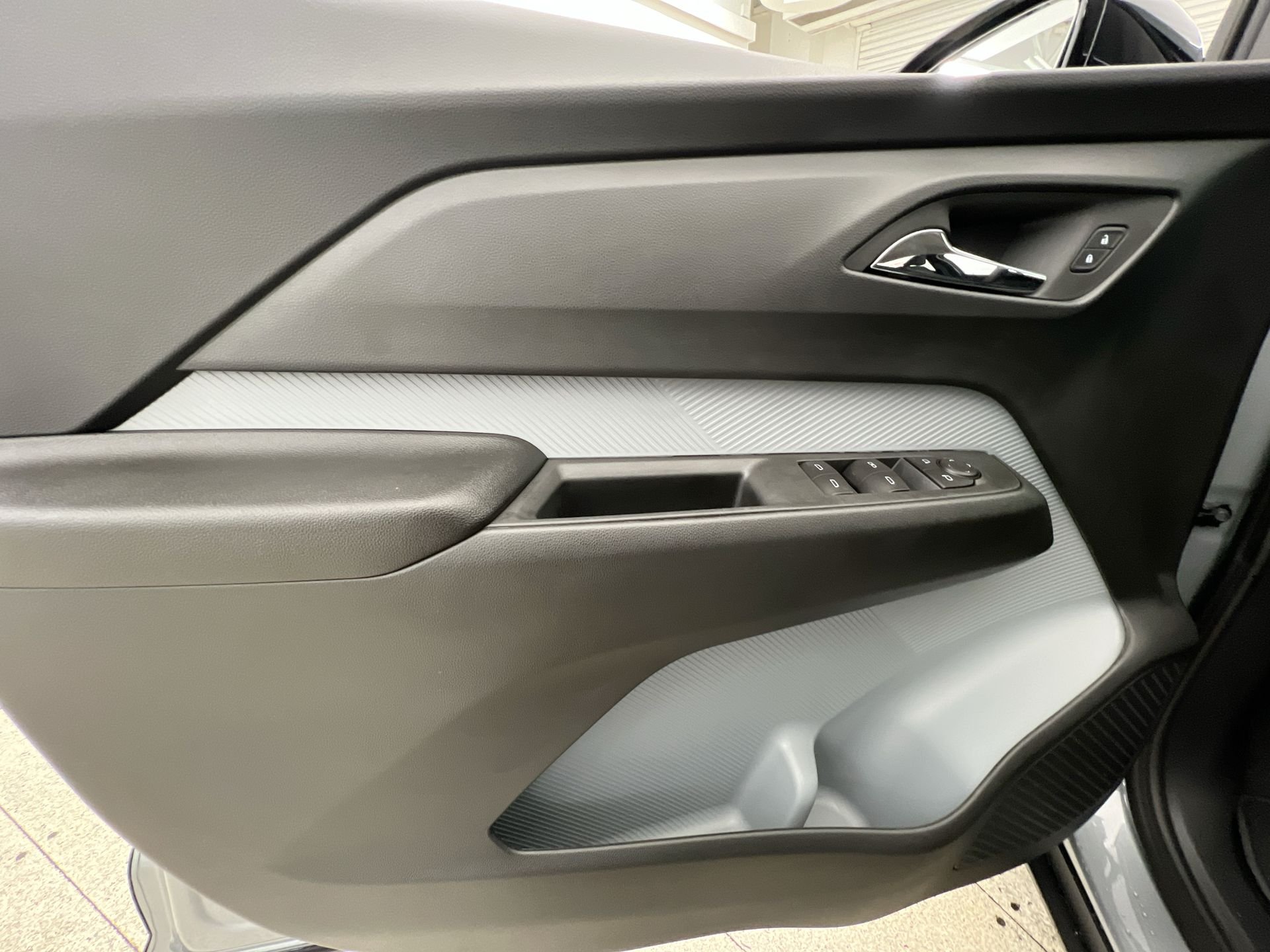 2027 Chevrolet Bolt LT - Photo 40