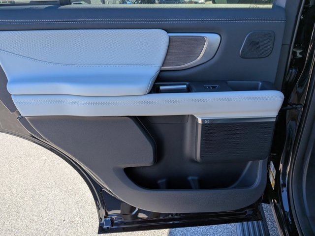 New 2025 Agate Black Metallic Ford Platinum® image 27