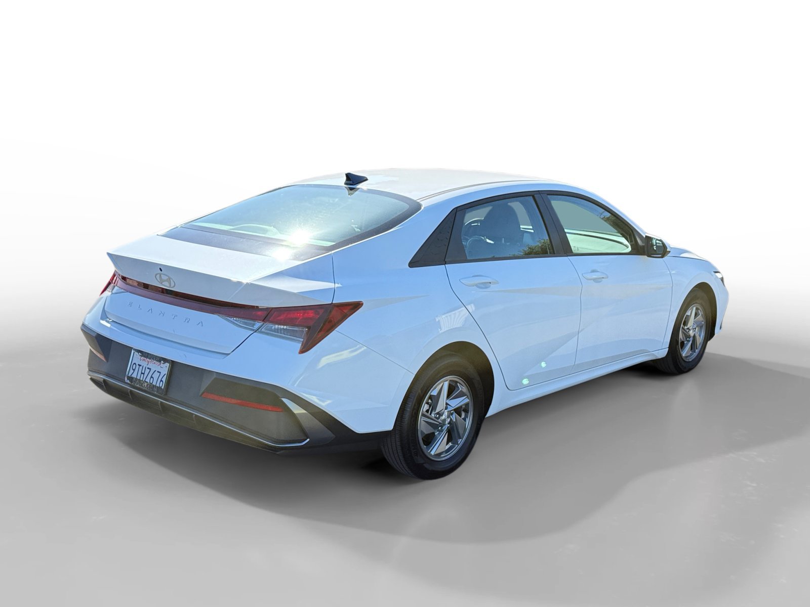 Certified Used 2025 White Hyundai SE image 5