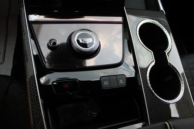 2026 Cadillac Escalade V-Series - Photo 24