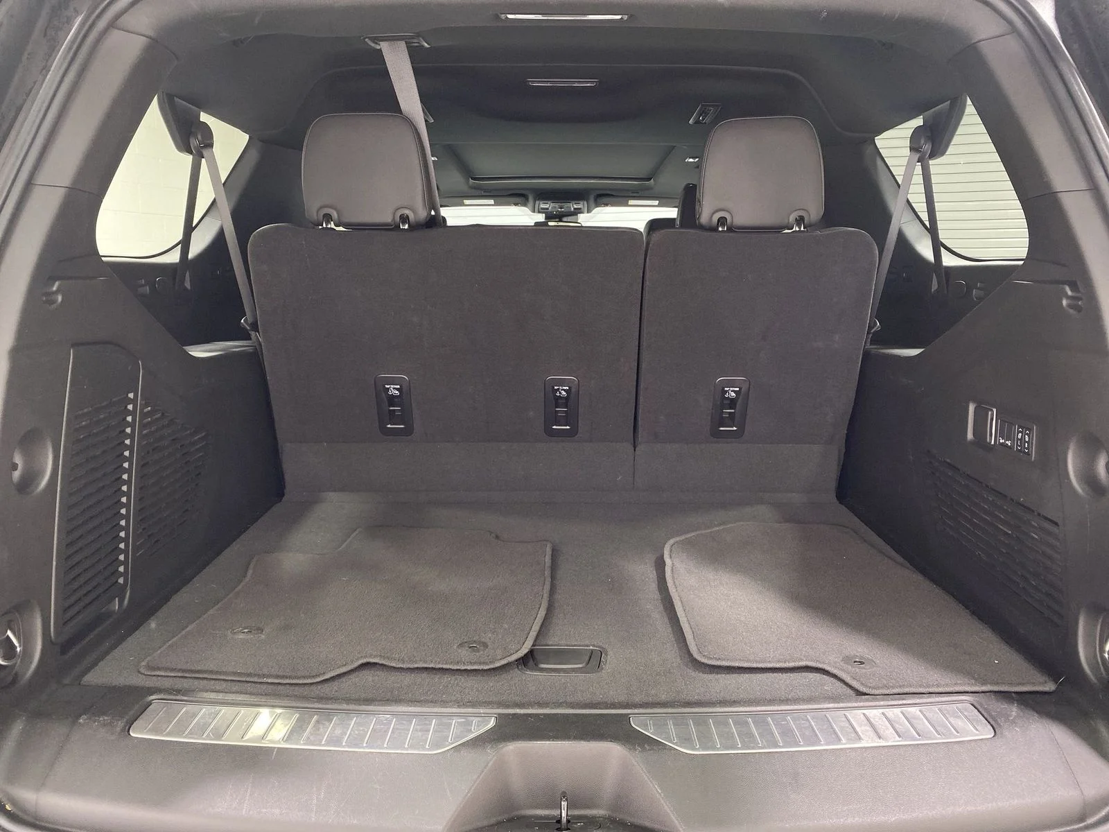2024 Chevrolet Suburban RST - Photo 25