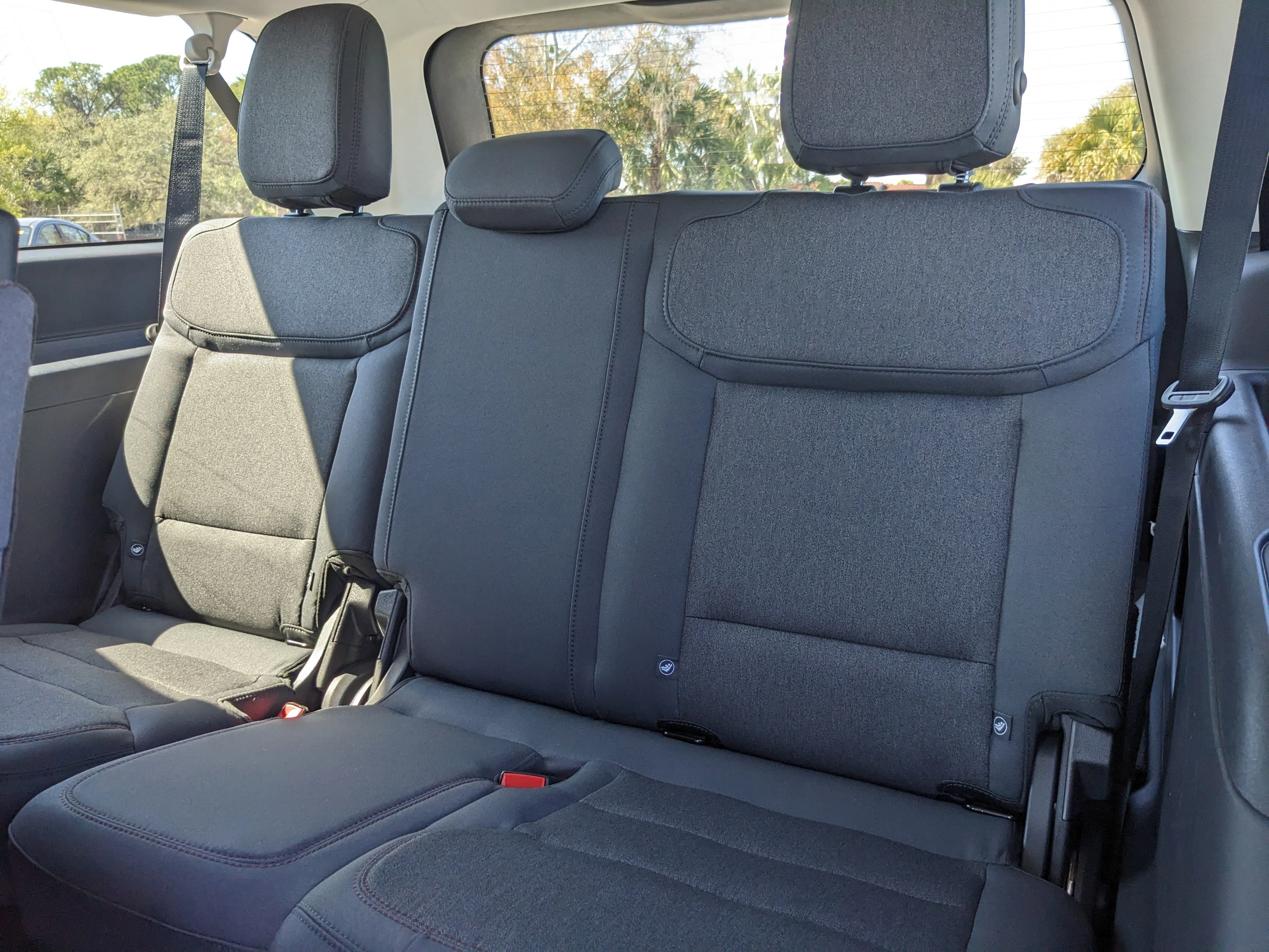 New 2025 Oxford White Ford Active MAX image 17