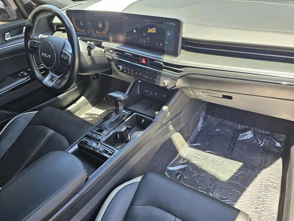 Used 2025 Wolf Gray Kia GT-Line image 10