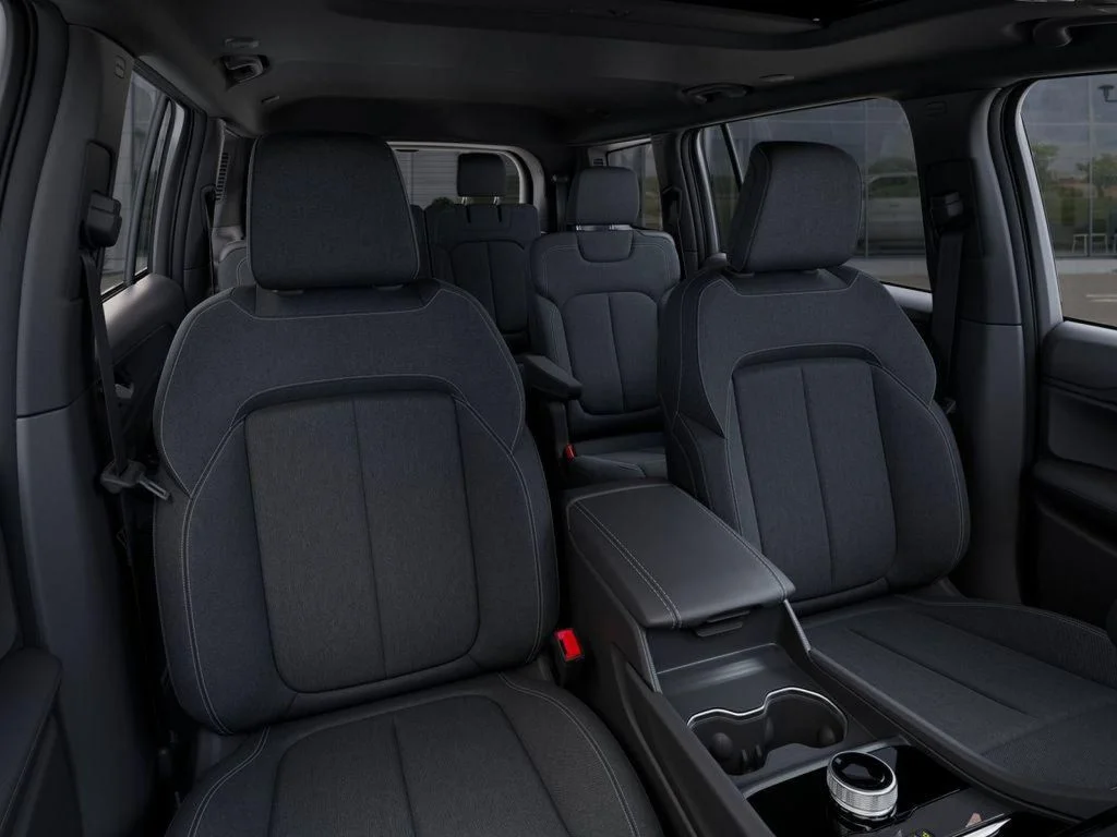 New 2025 Baltic Gray Metallic Clear-Coat Exterior Paint Jeep Laredo image 16