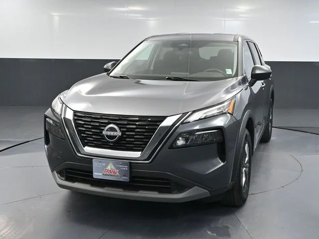 Used 2023 Gray Nissan S image 10