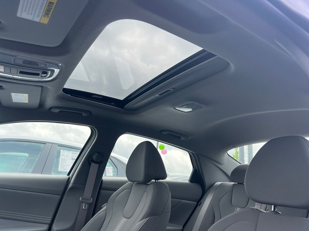 2025 Hyundai Elantra SEL - Photo 32