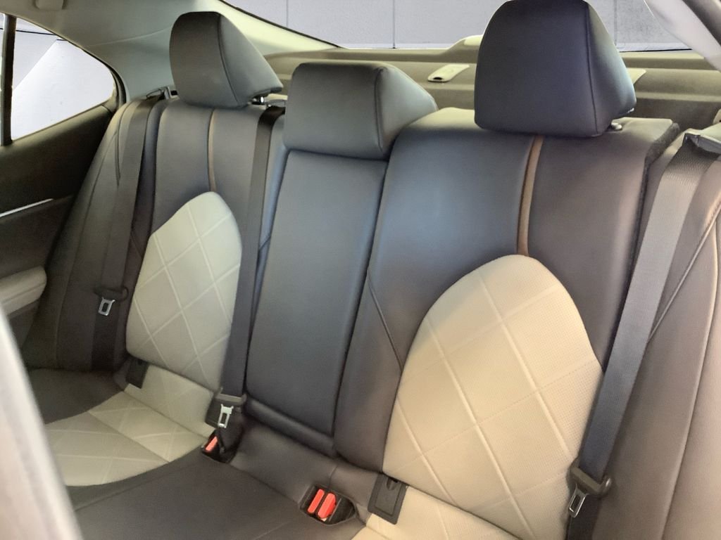 Used 2019 Gray Toyota XLE image 18