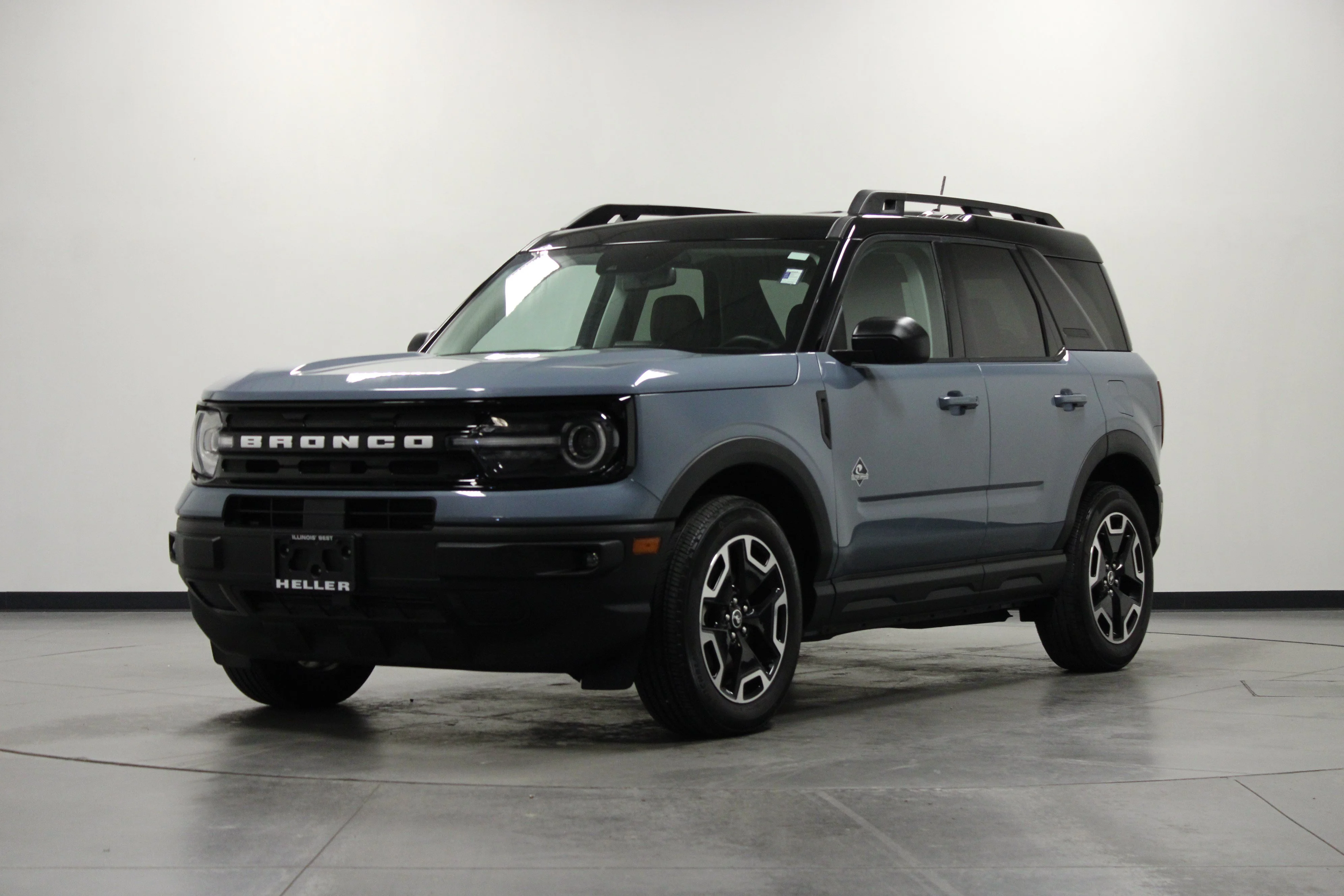 Used 2024 Azure Gray Metallic Ford Outer Banks image 8