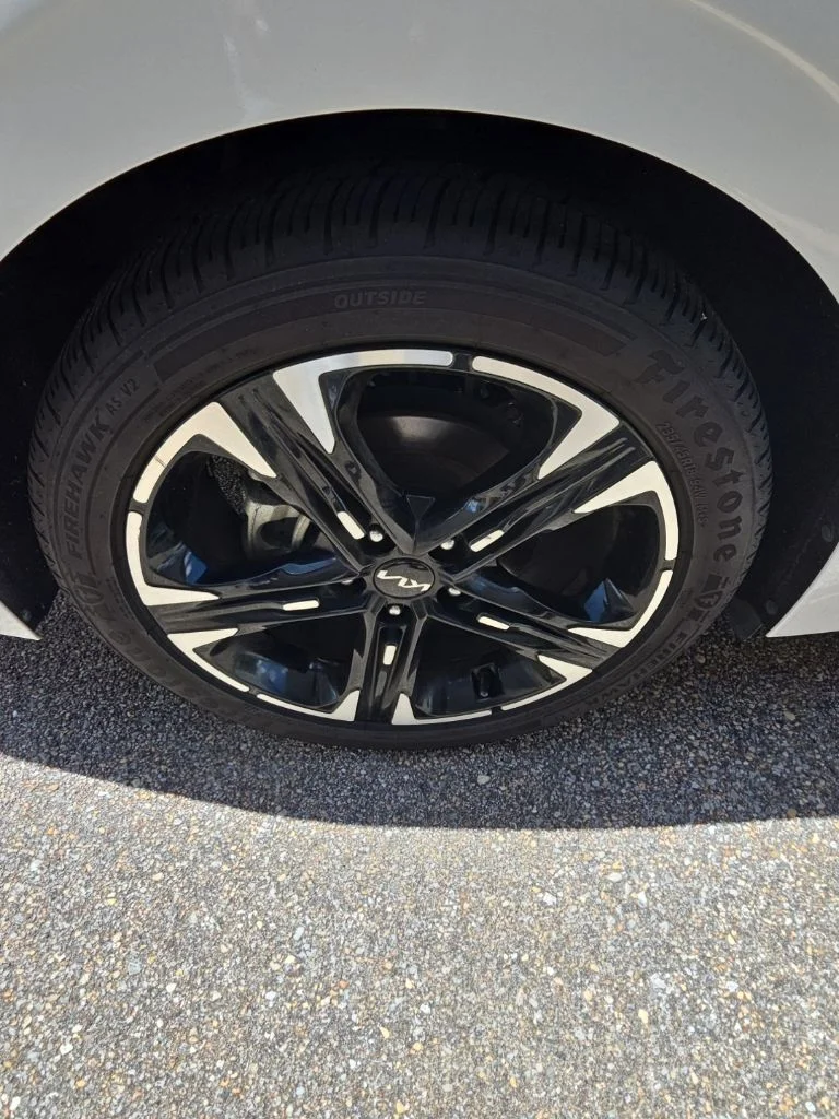 Used 2022 White Kia GT-Line image 9