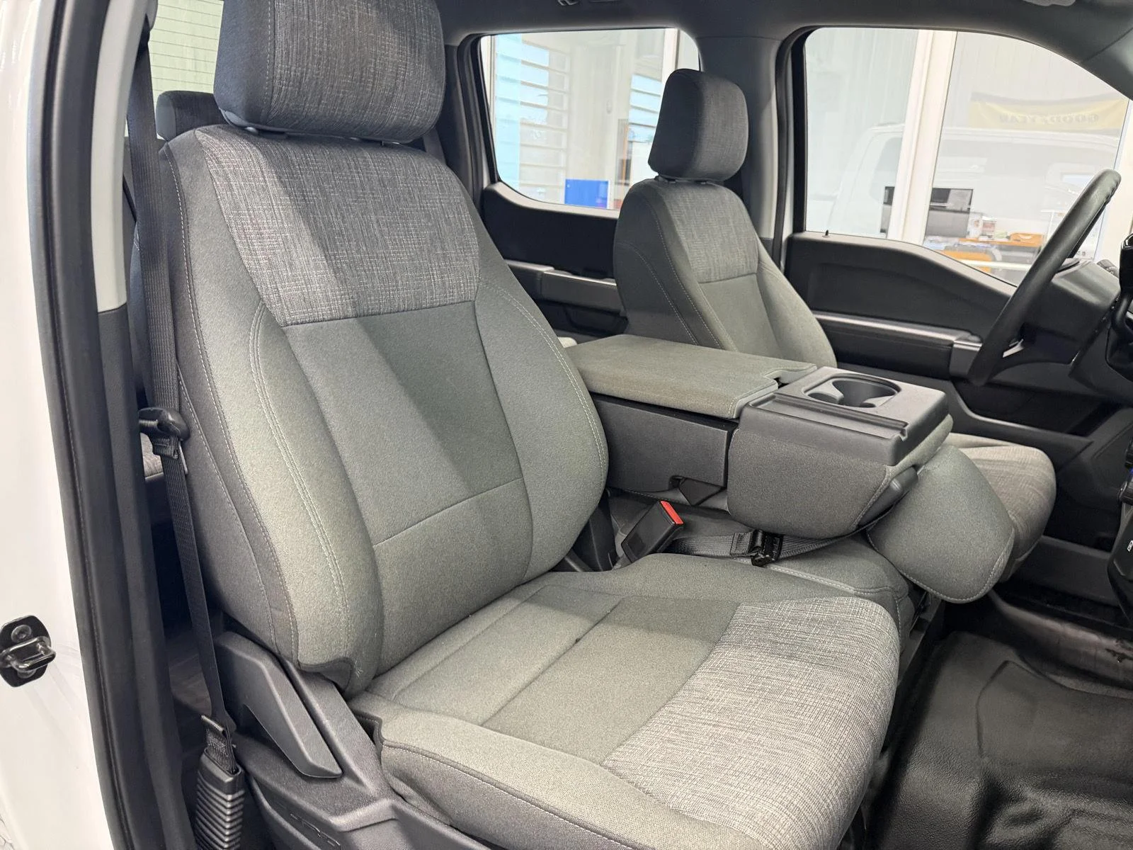 Used 2022 Oxford White Ford XLT image 20
