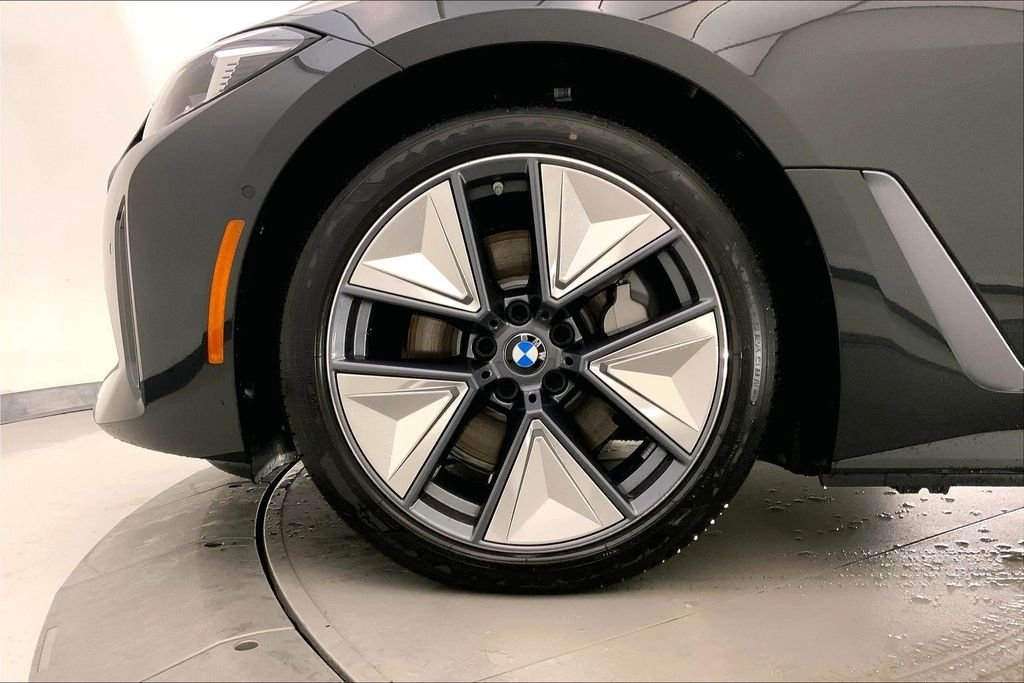 New 2026 Black Sapphire Metallic BMW xDrive40 image 9