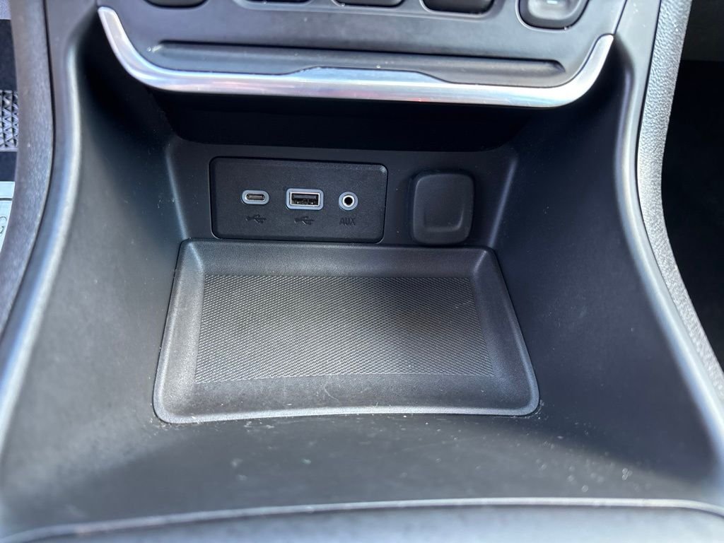 Used 2020 Blue GMC SLE image 30