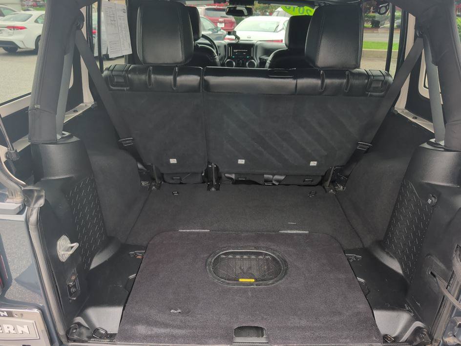 Used 2018 Rhino Clearcoat Jeep Altitude image 14
