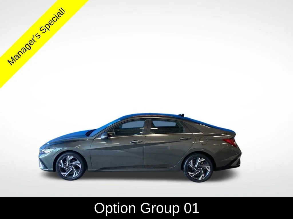 Used 2025 Gray Hyundai SEL Convenience image 3