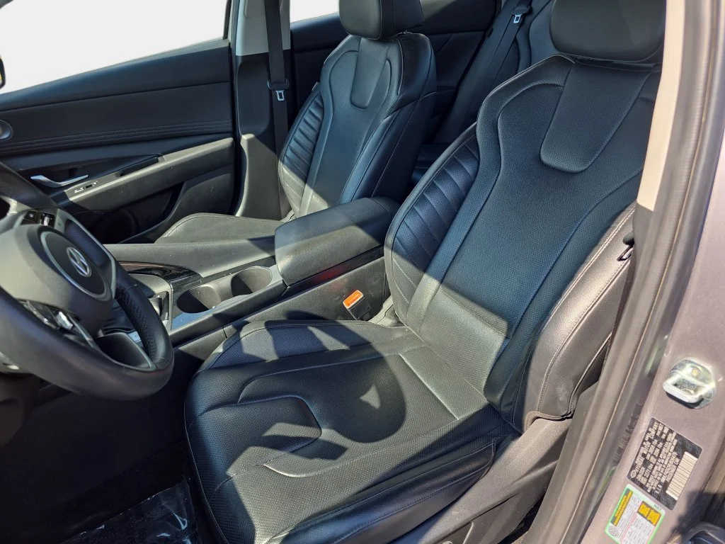 Certified Used 2024 Metal Hyundai Limited image 12