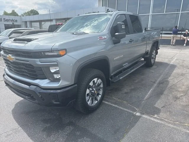 2026 Chevrolet Silverado HD Custom 4WD Crew Cab Standard Box's photo