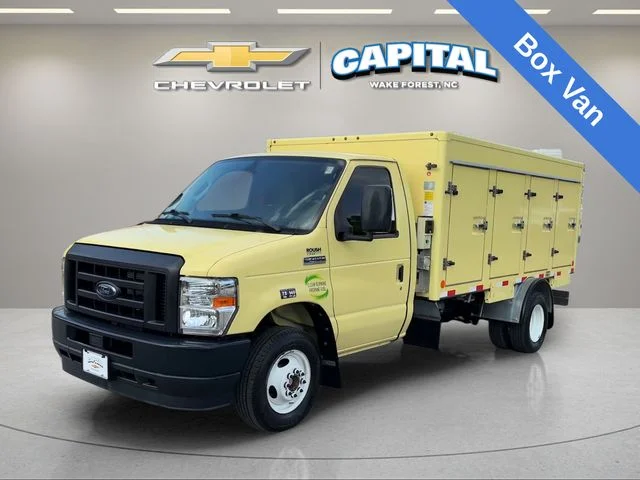2022 Ford E-450SD Base