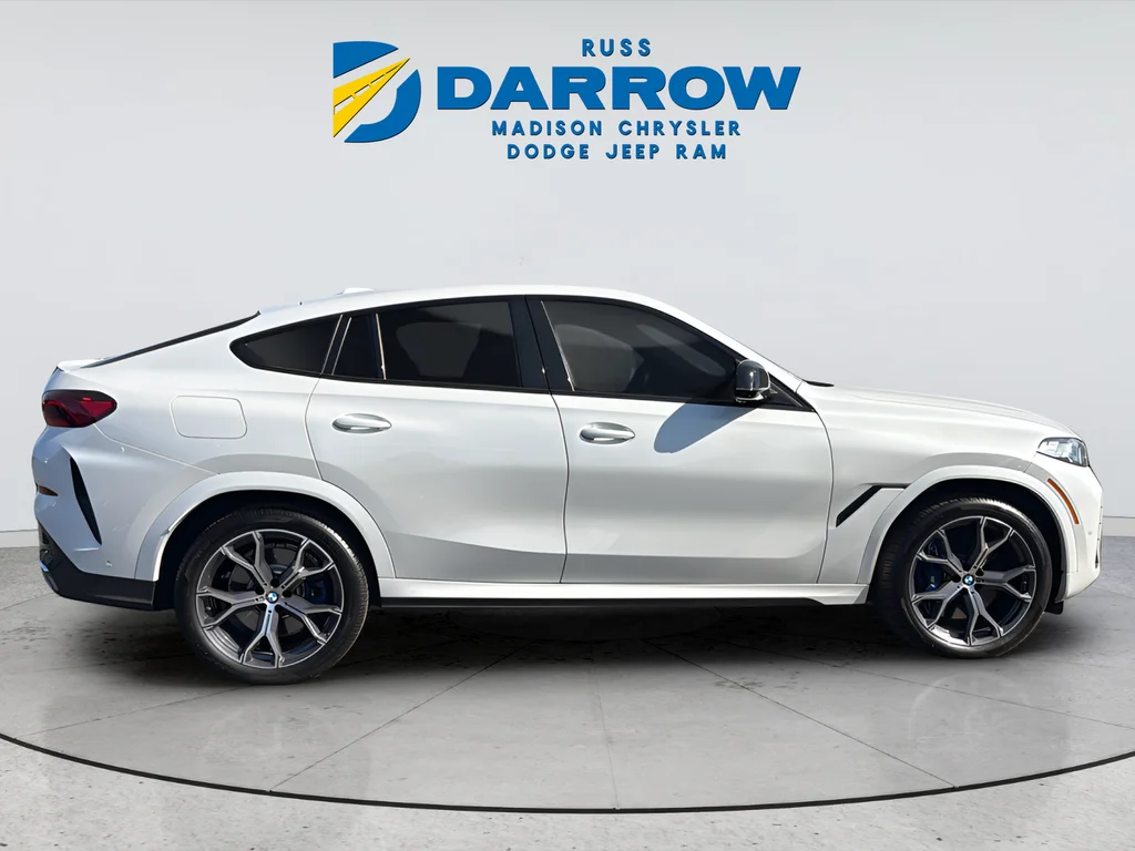 Used 2024 White BMW M60i image 6