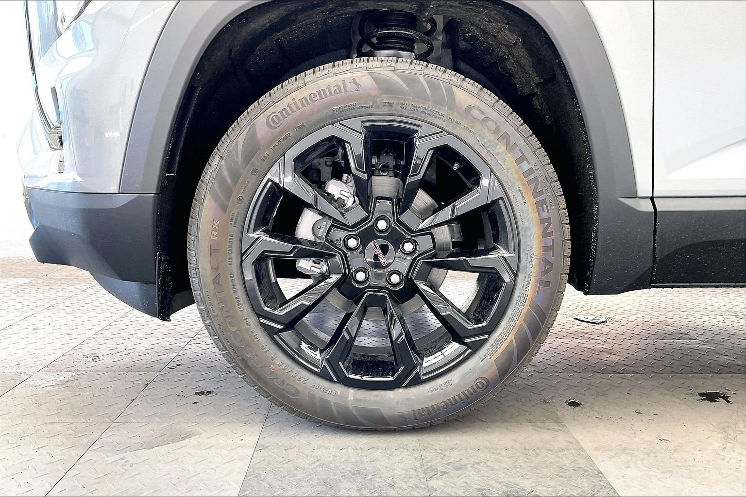 New 2027 Sterling Metallic GMC AWD Elevation image 14