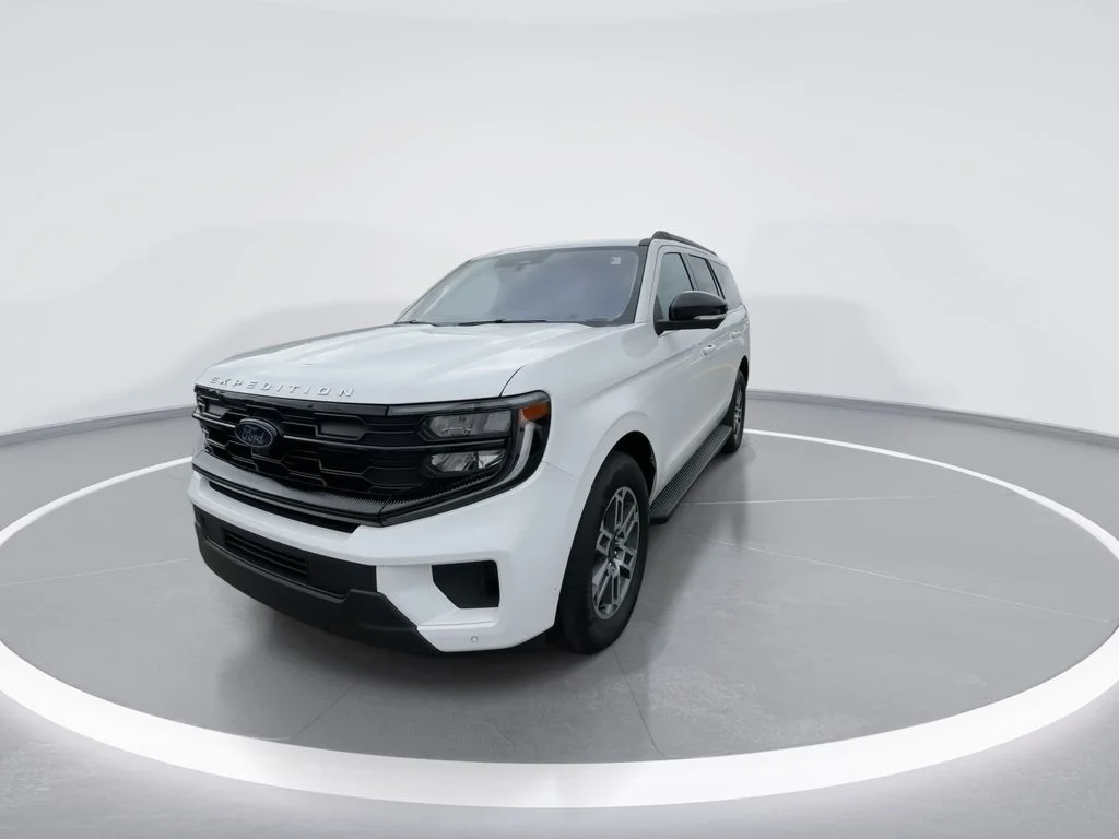 Used 2025 White Ford Active image 4
