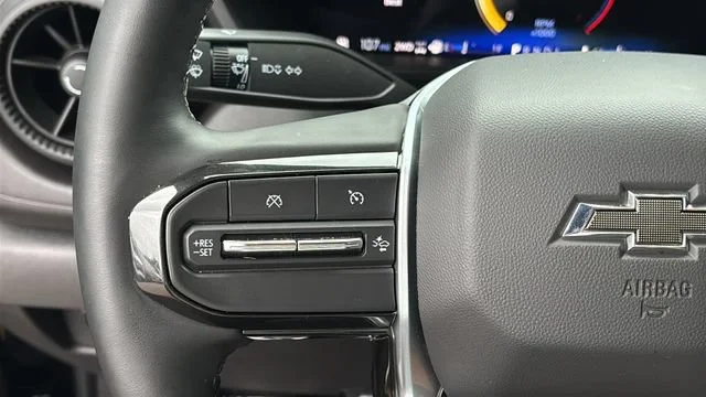 Used 2025 Black Chevrolet Trail Boss image 22