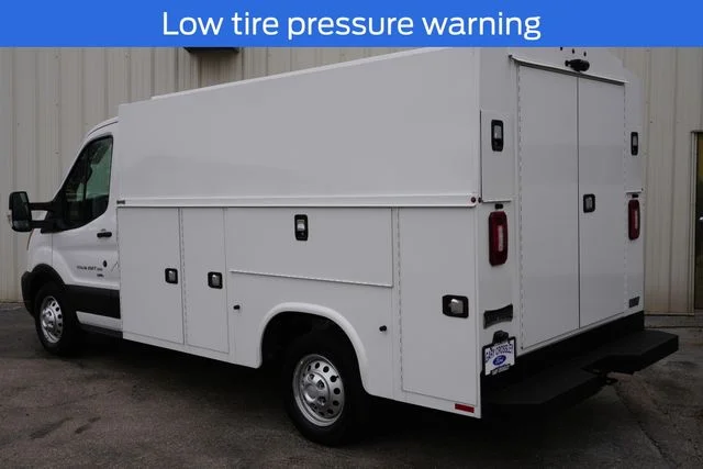New 2024 Oxford White Ford Cutaway image 5