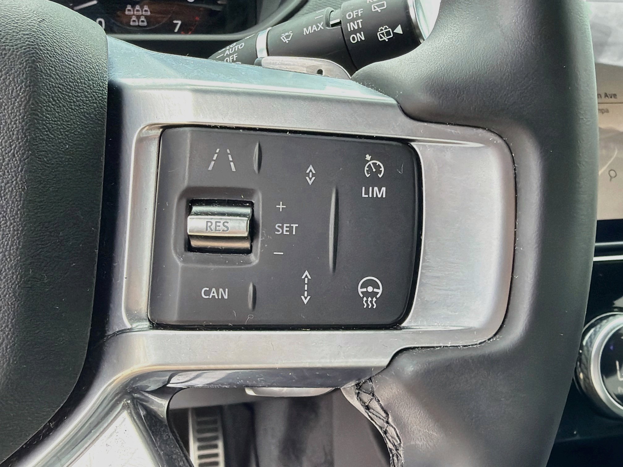 Certified Used 2025 Eiger Grey Metallic Land Rover Dynamic SE image 39