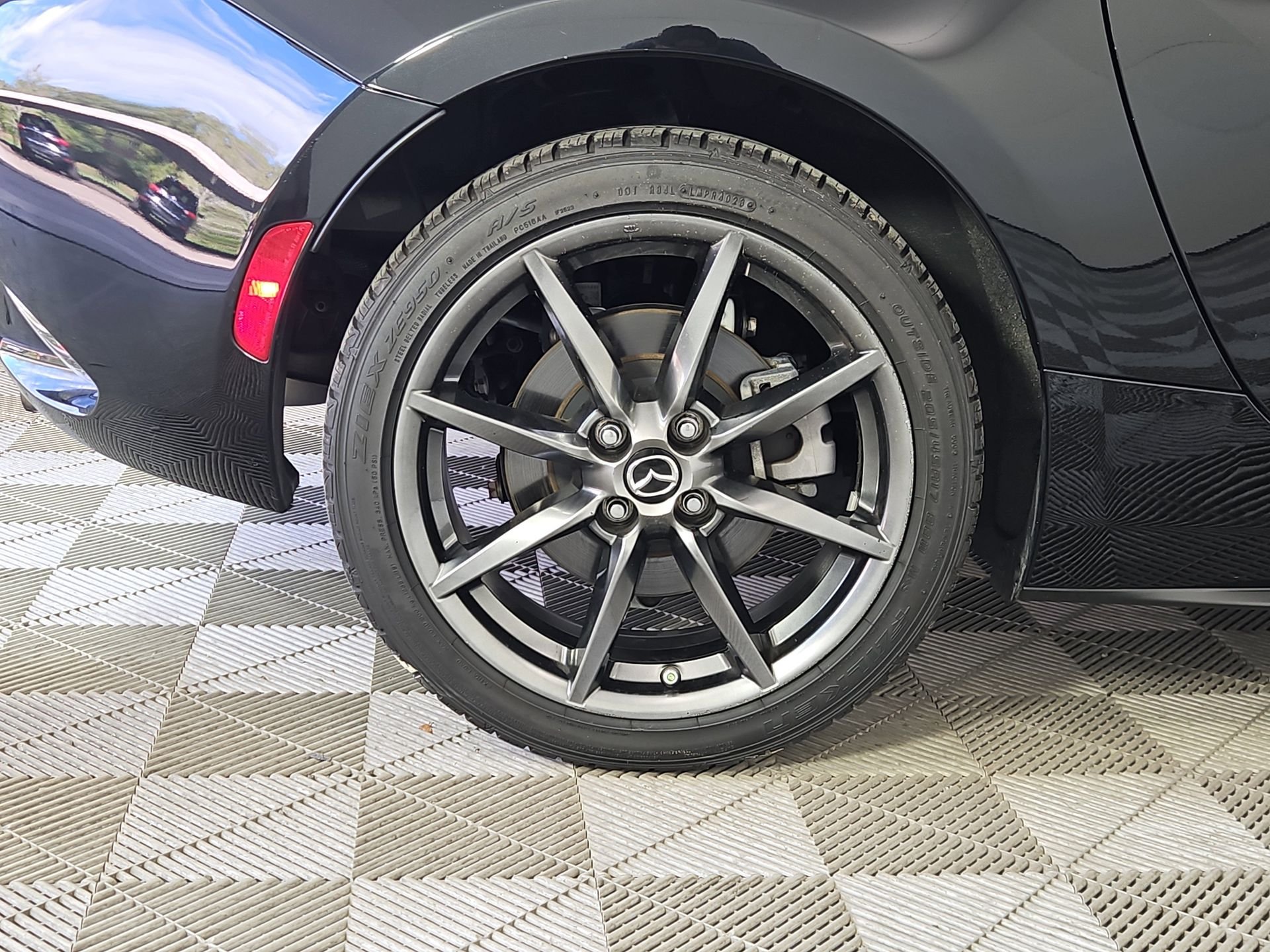 Used 2018 Black Mazda Grand Touring image 9