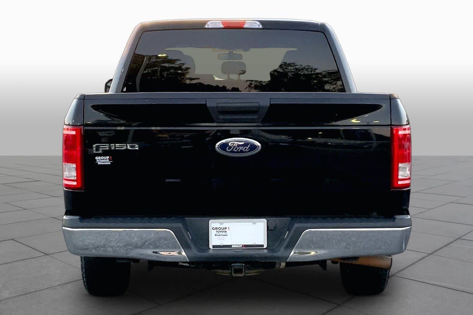 Used 2017 Shadow Black Ford XLT image 5