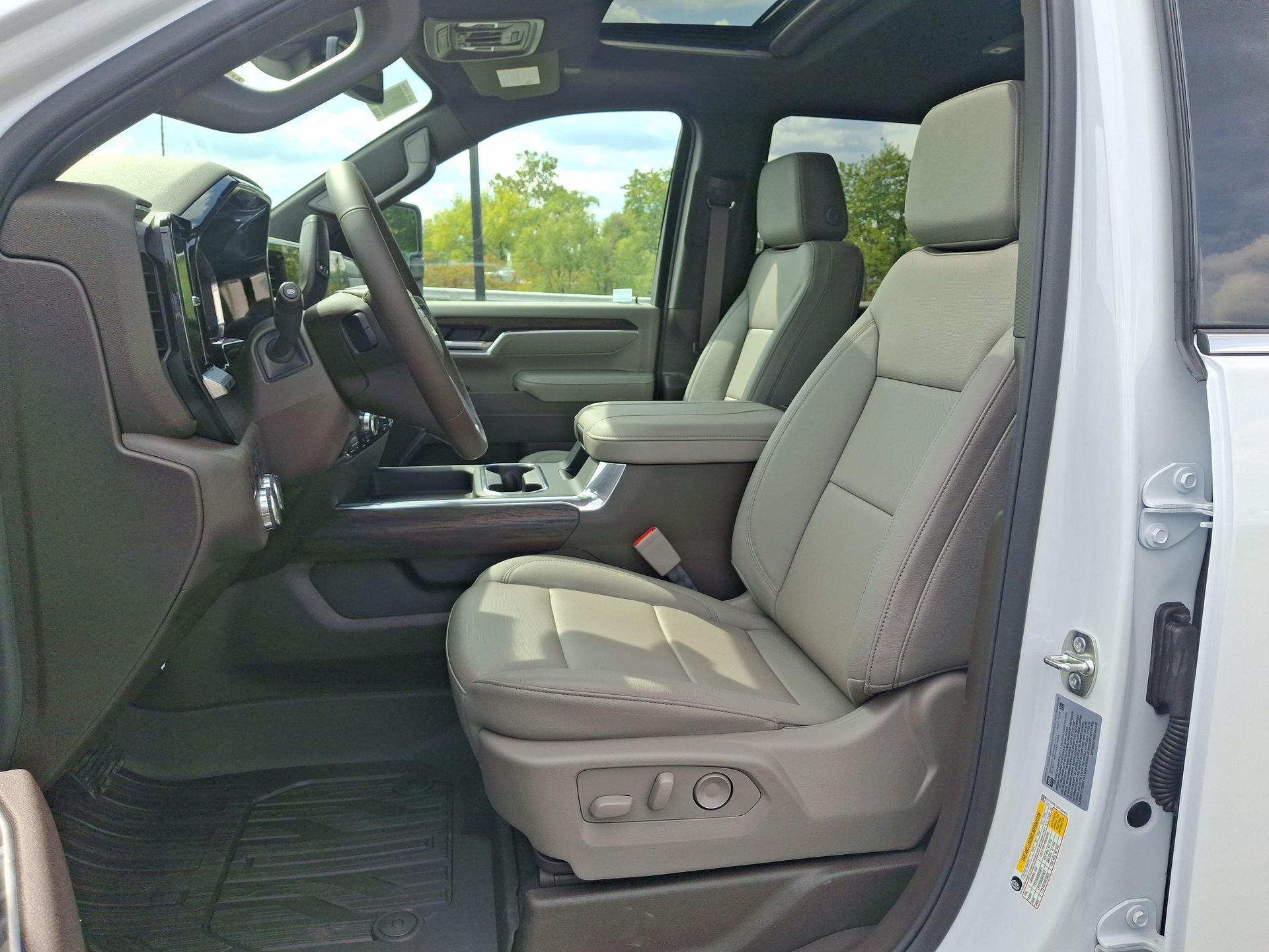 2025 GMC Sierra 2500HD SLT - Photo 45
